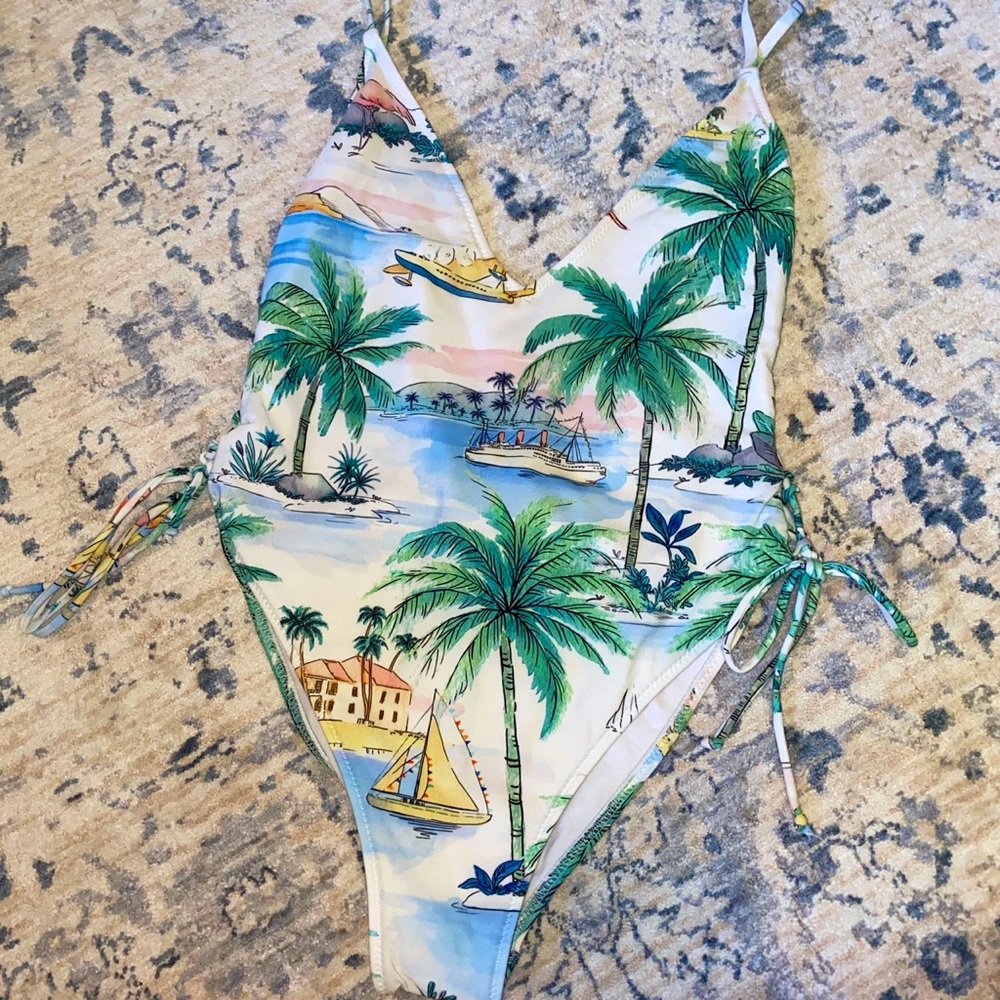 LOW BACK ONE PIECE SWIMSUIT TROPICAL